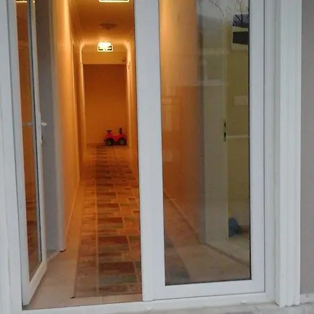 Vıra Otel *